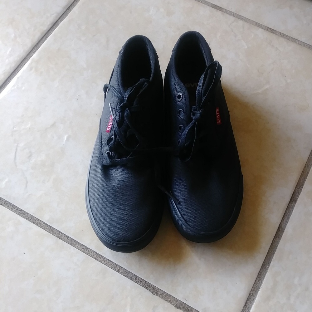 #608 Levi's Calimono Flats